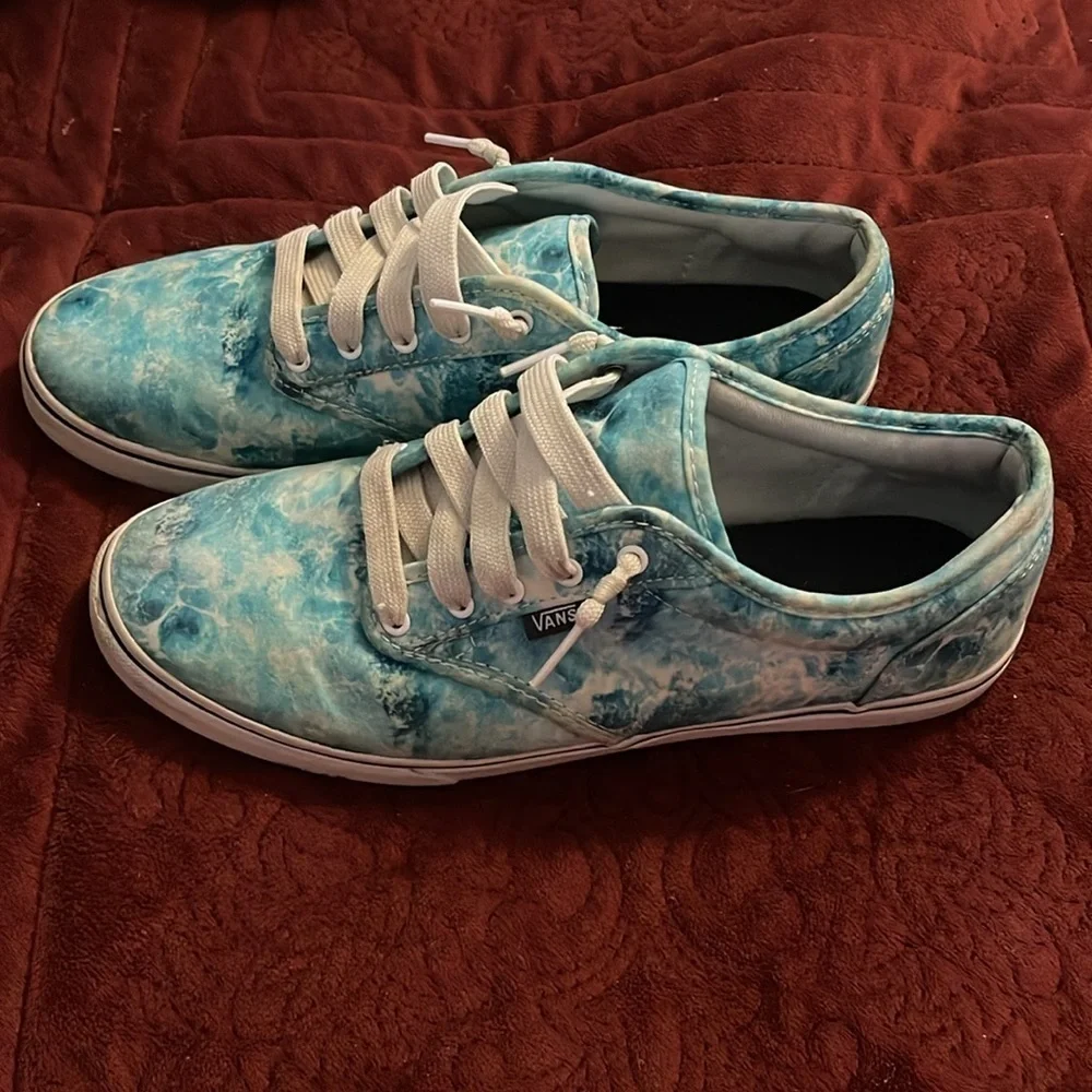 Vans  coastal cloud blue & white women’s size 9 canvas shoes Beach walking shoes